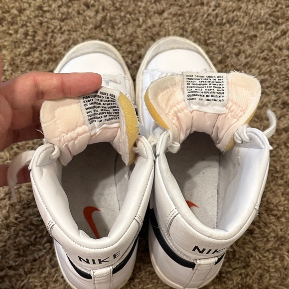 Nike women’s blazer mid 77 shoes - Picture 4 of 5